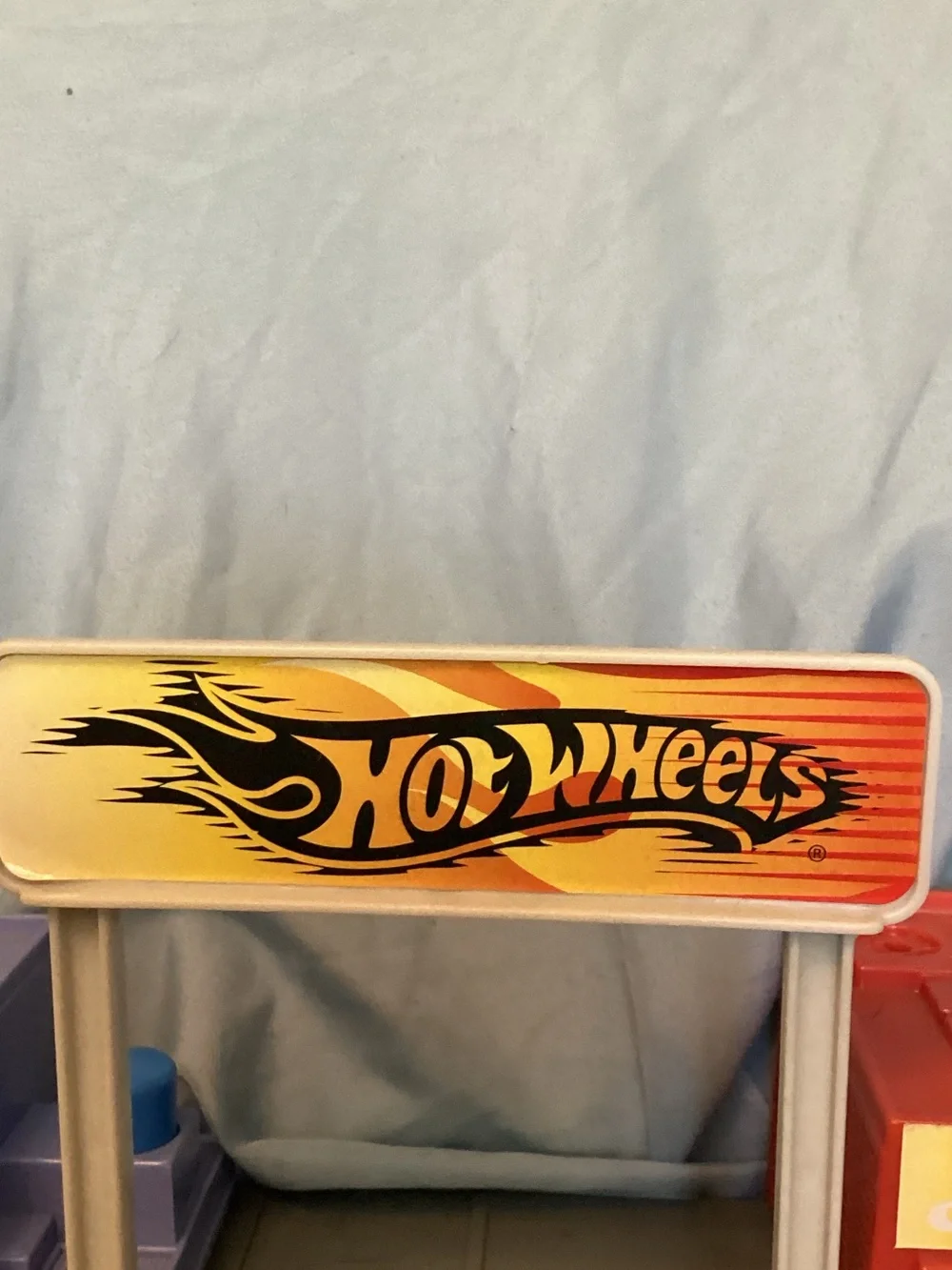 Hot Wheels Kids Playset Garage with Red and Blue Accents